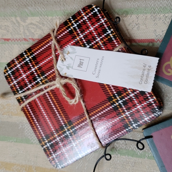 Pier 1 Imports plaid coasters plus 6 unbranded wooden ornaments NWT - Picture 2 of 7